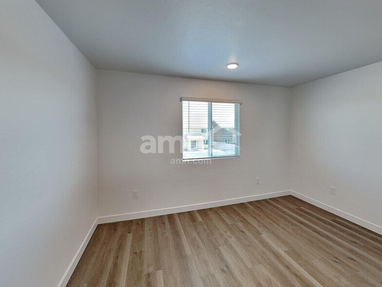 Building Photo - 9749 W Luxton Ln