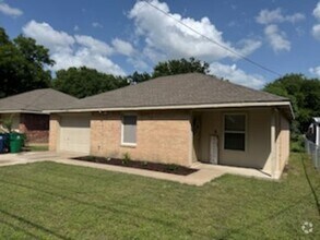 Building Photo - 616 N. Jackson Street, Waxahachie