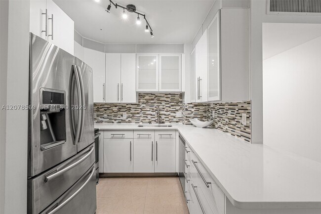 Building Photo - 7441 Wayne Ave