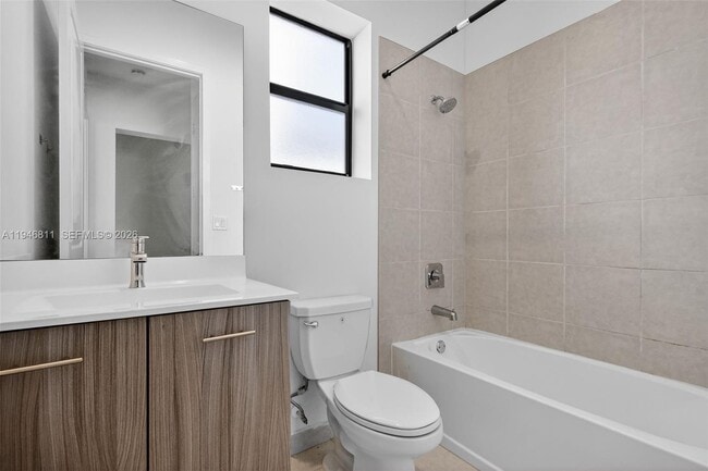 Building Photo - 4398 SW 173rd Ave