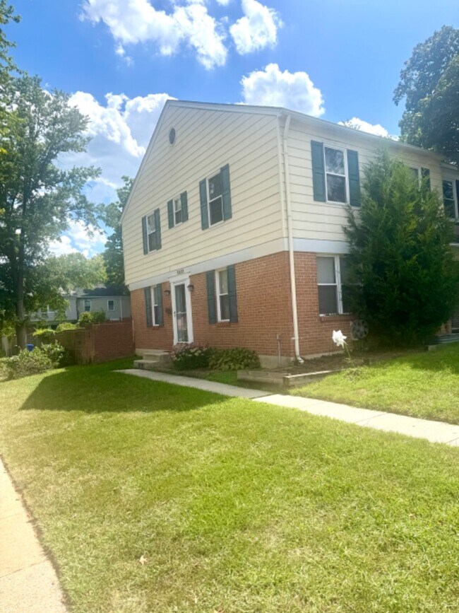 Primary Photo - 5035 Berwyn Rd