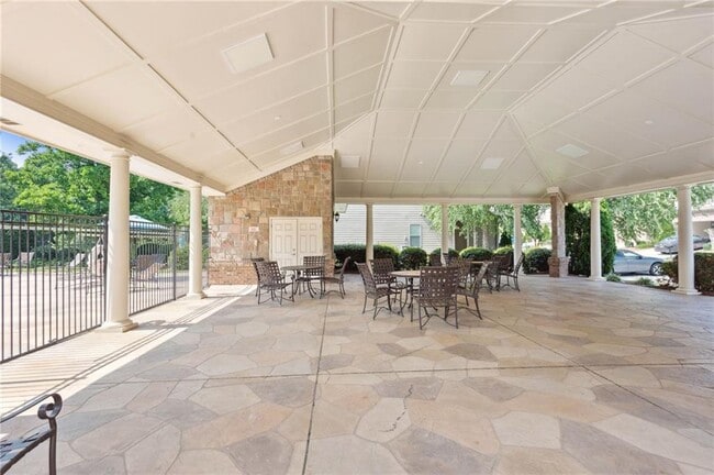 Building Photo - 655 Township Cir