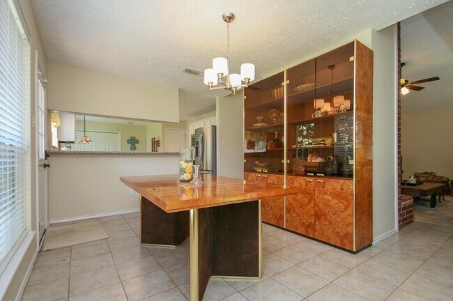 Building Photo - 3522 Pecan Point Dr