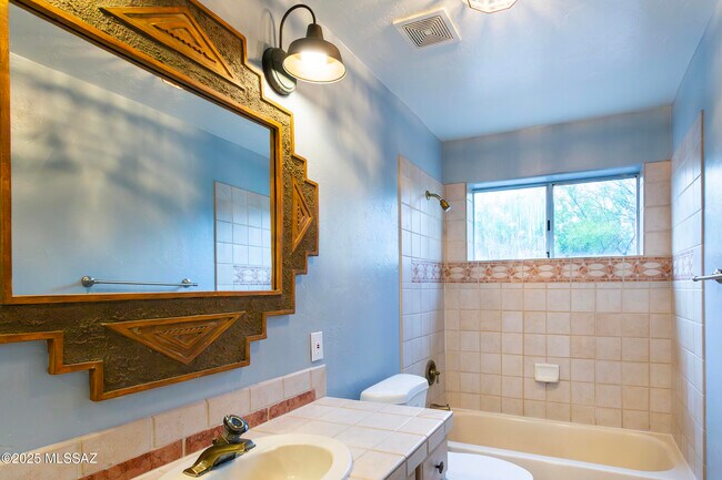 Building Photo - 414 Bury Ct