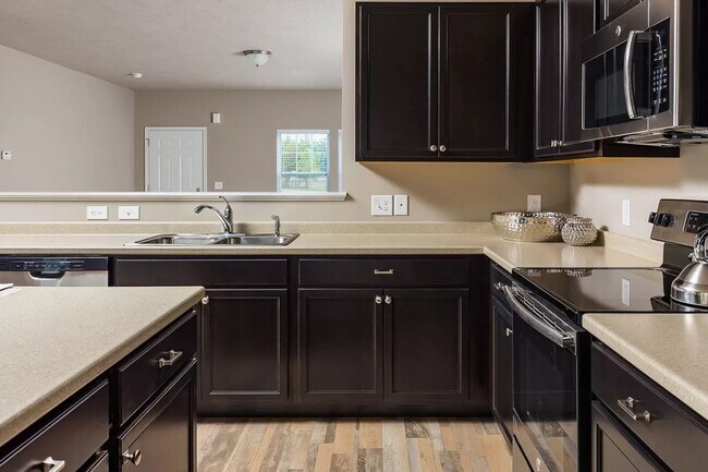 Building Photo - Newer 4 bedroom home for lease!