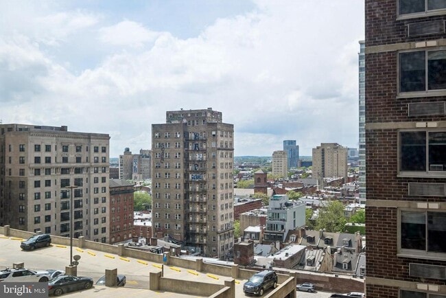 Building Photo - 1420 Locust St