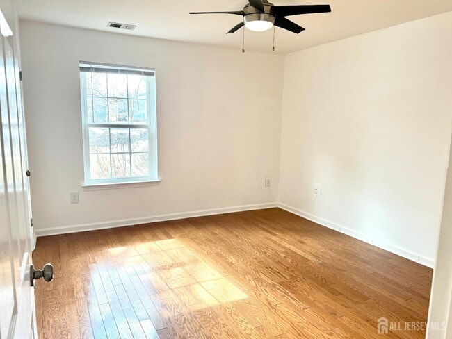 Building Photo - 202 Pennsylvania Way