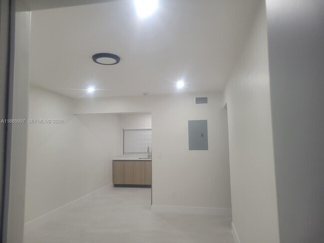 Building Photo - 2900 W Flagler St