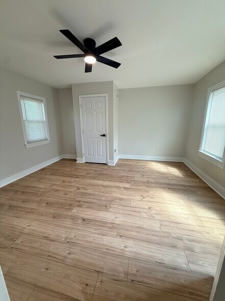 Building Photo - 1631 Mount Rose Ave