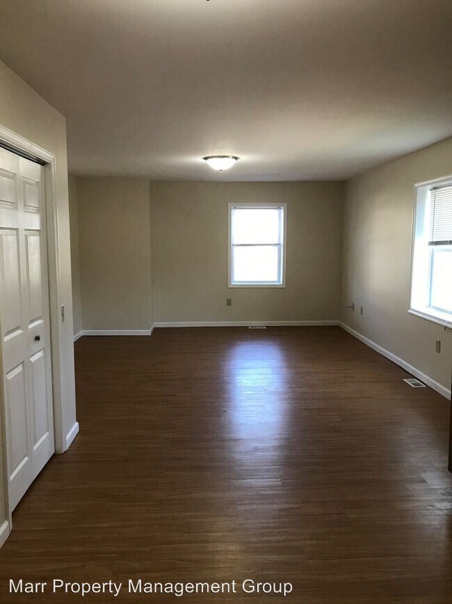 Building Photo - 1605 N Mulberry St