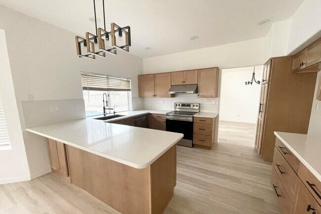 Building Photo - 11417 W Sage Ct