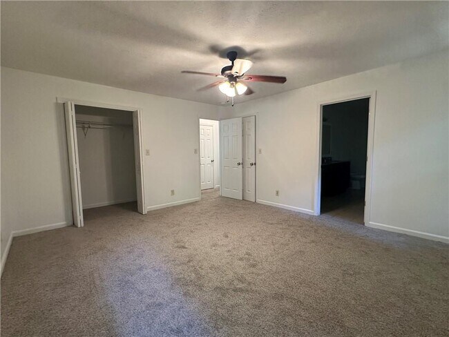 Building Photo - 330 Homestead Cir NW