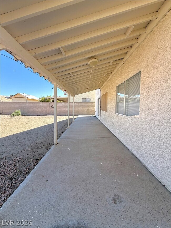 Building Photo - 846 Zinnia Cir