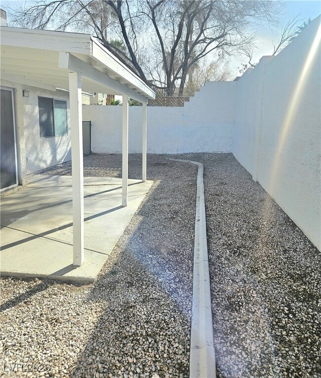 Building Photo - 113 Menta Ct