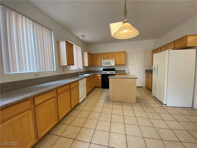 Building Photo - 1317 Woodmore Dr