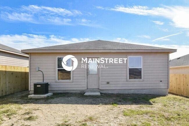 Building Photo - 3 Bedroom Pet-Friendly Home in San Antonio, TX with Main Street Renewal