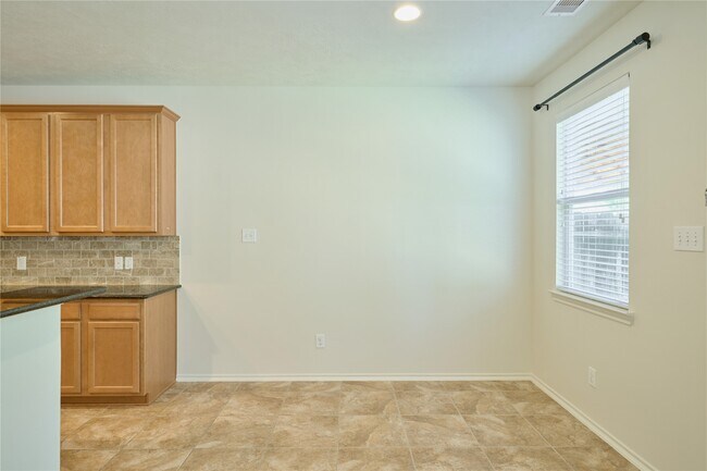 Building Photo - 327 Bloomhill Pl