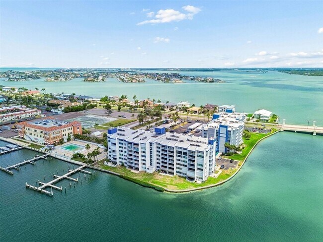 Building Photo - 450 Treasure Island Causeway