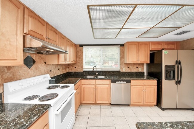 Building Photo - 12707 Corona Ln