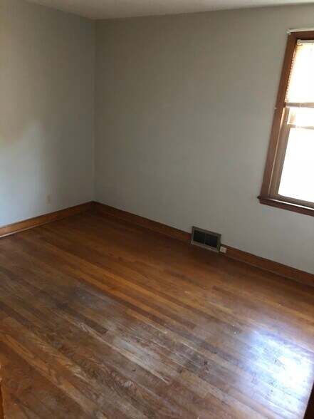 Building Photo - 1414 Marquette Ave