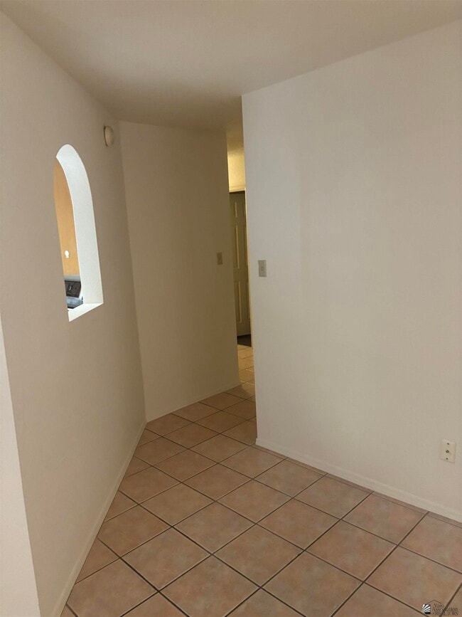 Building Photo - 2605 W 12th Pl