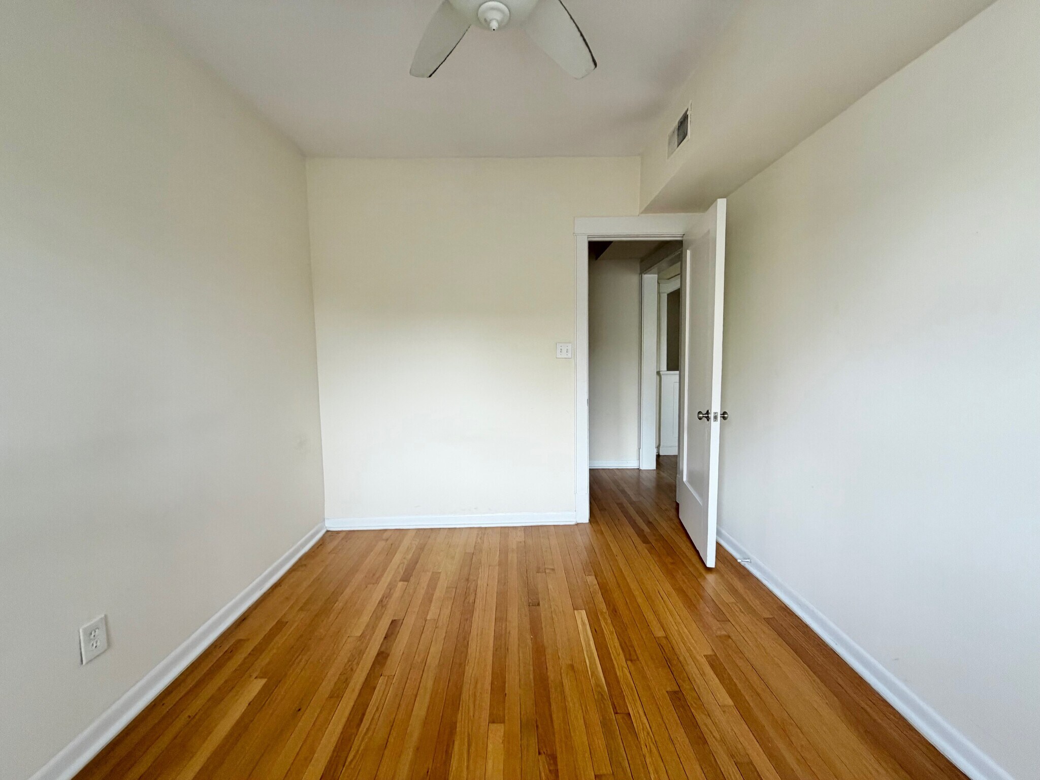 Building Photo - 2659 N Saint Louis Ave