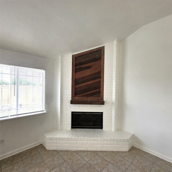 Building Photo - 17223 Artwood Ln