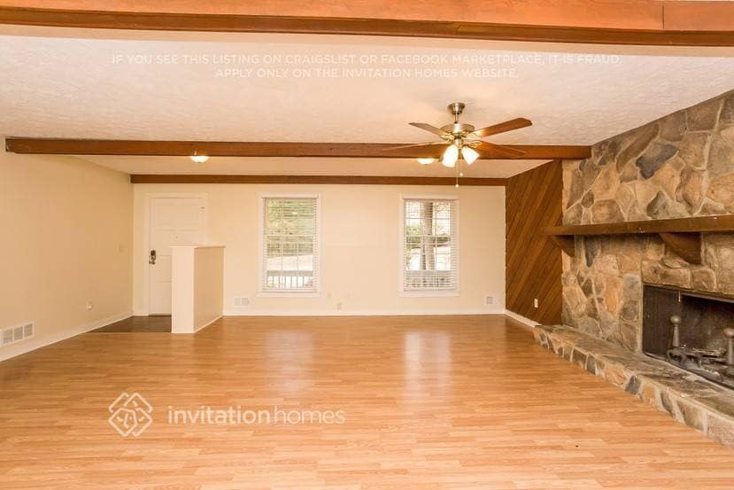 Building Photo - 3258 Village Glen Dr SW