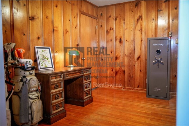 Building Photo - 550 Scenic Dr