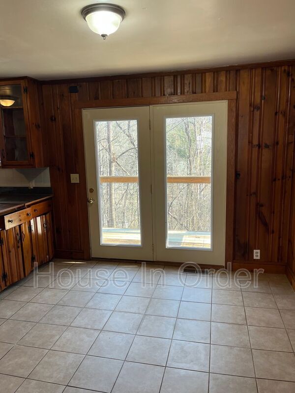 Building Photo - 436 Rowland Rd.