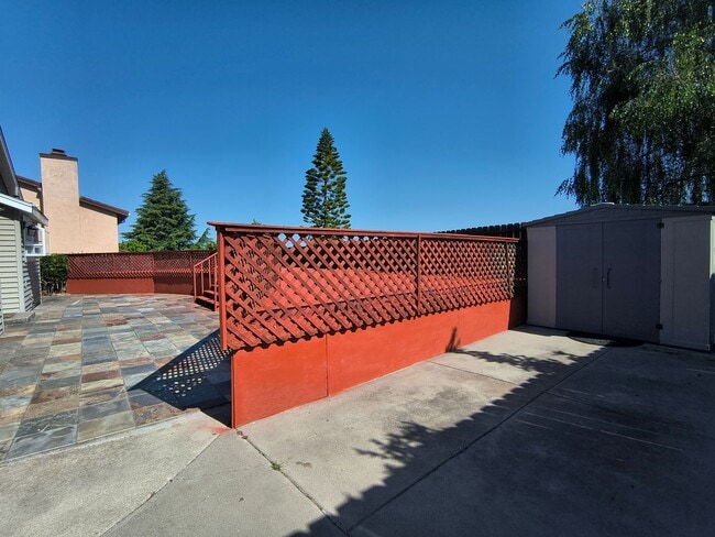 Building Photo - Beautiful and Spacious Two Story 4 Bed/3 Bath Home For Rent In Hercules!!!