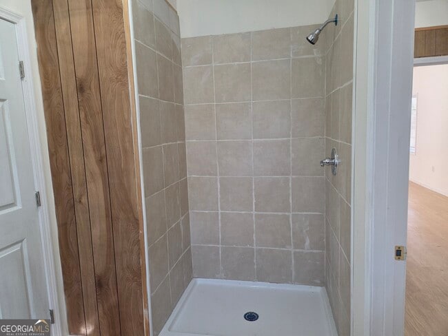 Building Photo - 41 W Main St