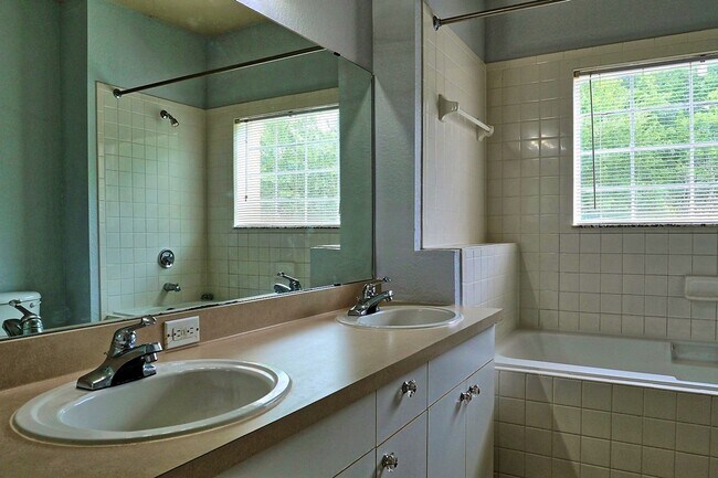 Building Photo - Second floor, 2/2 updated unit, available now!