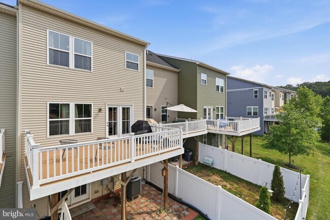 Building Photo - 10739 Hinton Wy
