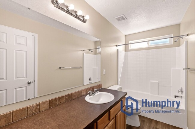 Building Photo - 2243 N Cougar Way