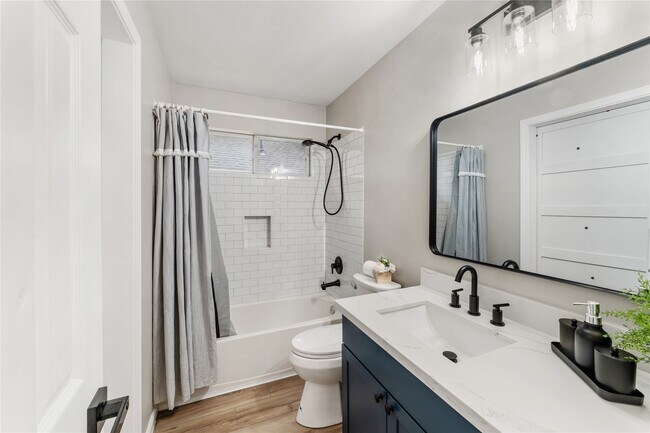 Building Photo - 29 Cypress Bayou Ct