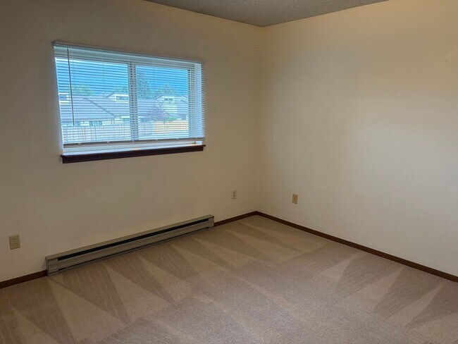 Building Photo - 308 Hacker Ct
