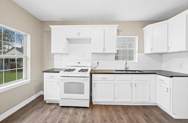 Building Photo - 5244 Leeland St