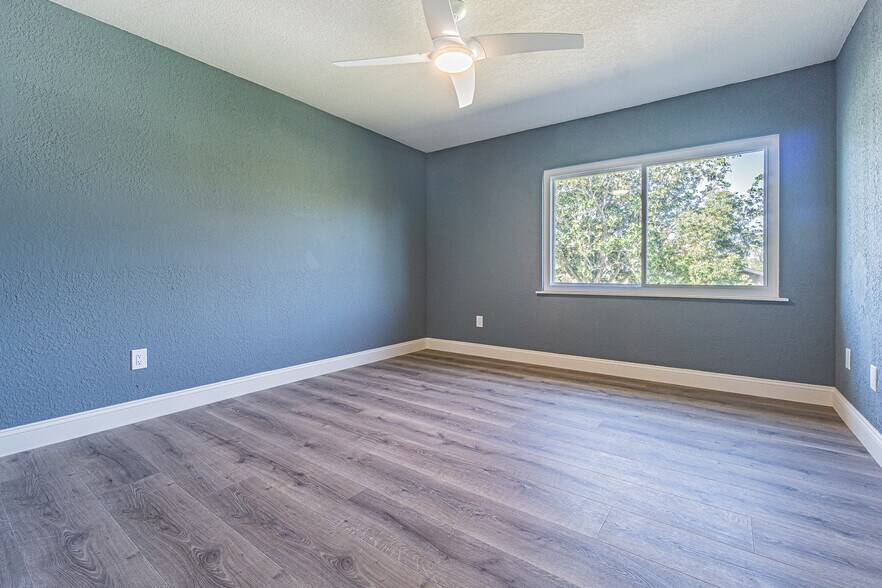 Building Photo - 6370 Conniewood Sq