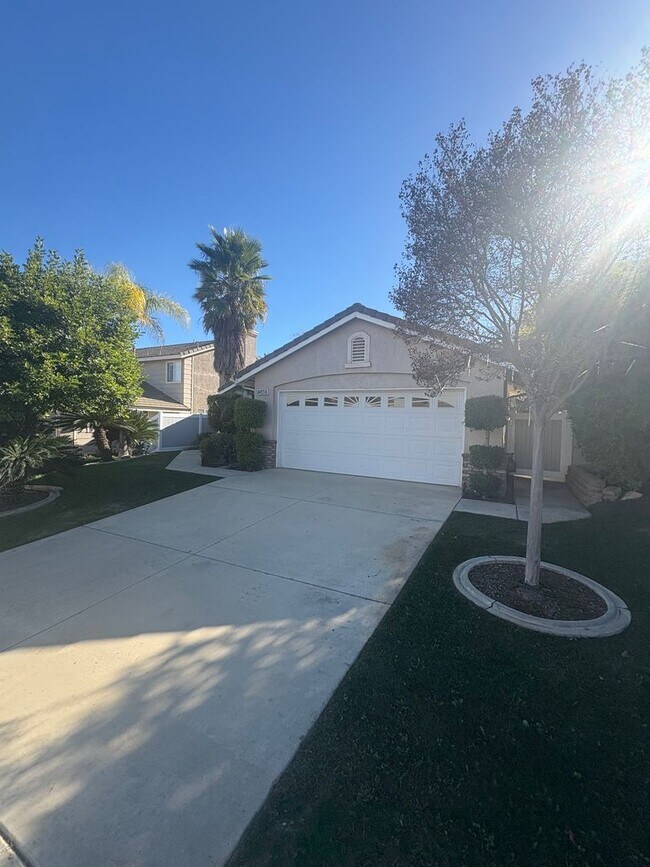 Building Photo - Beautiful Horsethief Canyon Ranch Home located in Corona