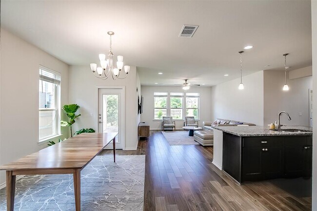 Building Photo - 9202 Spade Cir