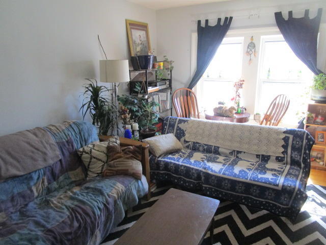 r guest room - 2457 N 1st St