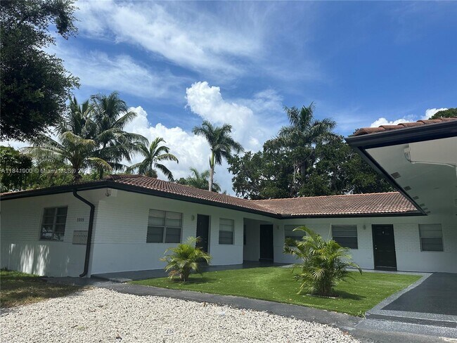 Building Photo - 3315 SW 15th Ave
