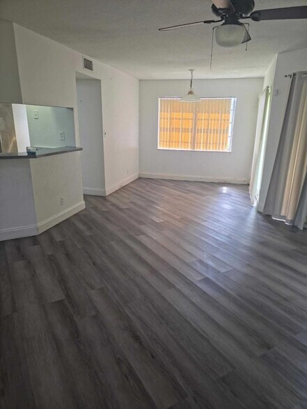 Building Photo - 8953 W Sunrise Blvd
