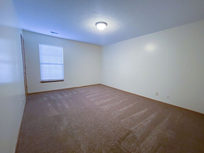 Building Photo - 3867-3871 Ledyard Street