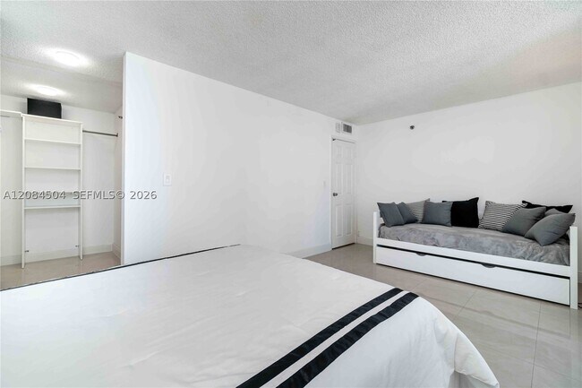 Building Photo - 2401 Collins Ave