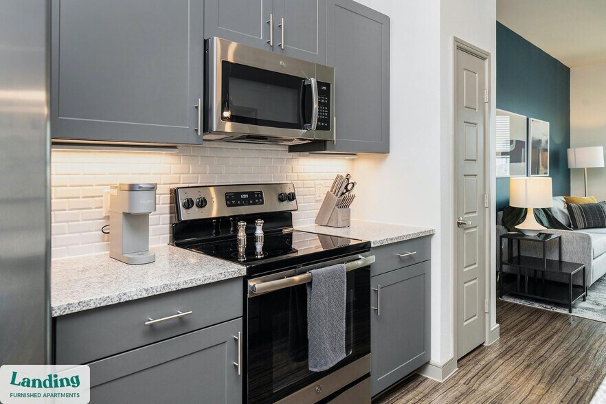 Building Photo - 305 Laredo Dr