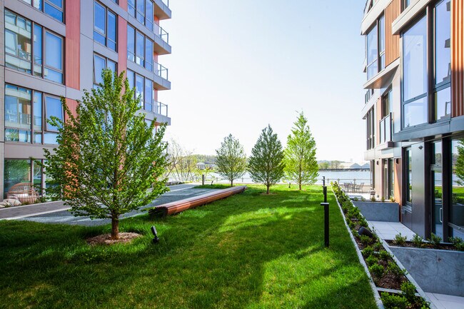 Building Photo - 2121 First Street Southwest-SI FL4-ID258