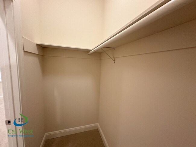 Building Photo - $7995 - Executive 4 bed, 3 full bath, Palo...