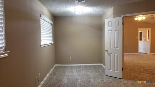 Building Photo - 329 Paisano St